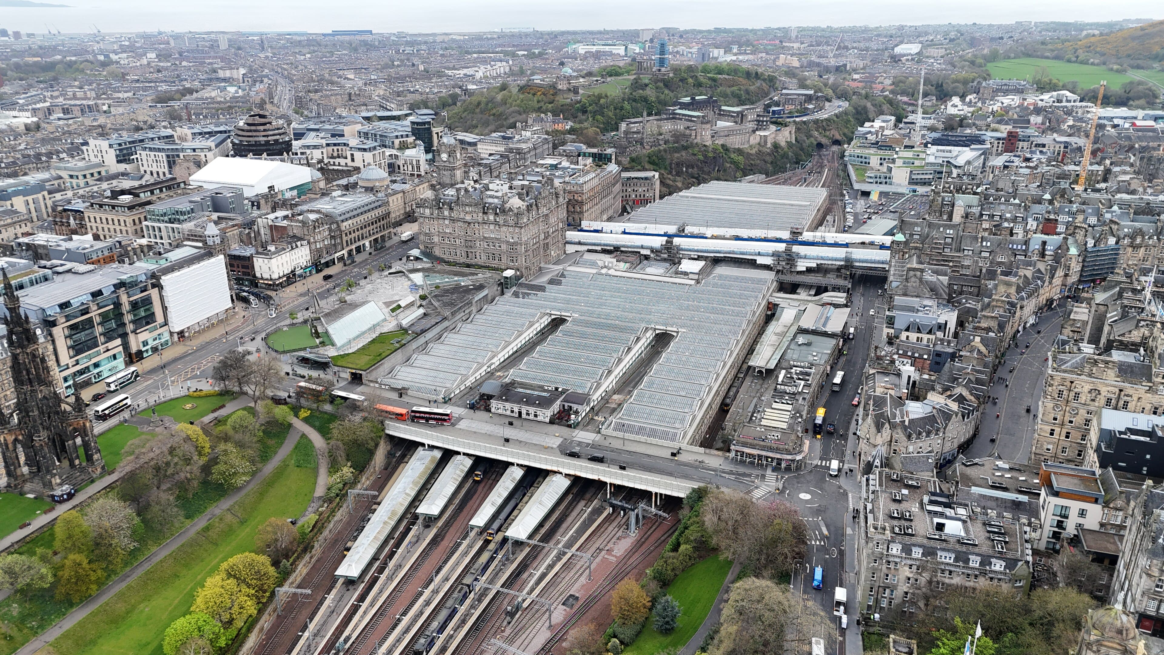 Edinburgh Waverley railway station